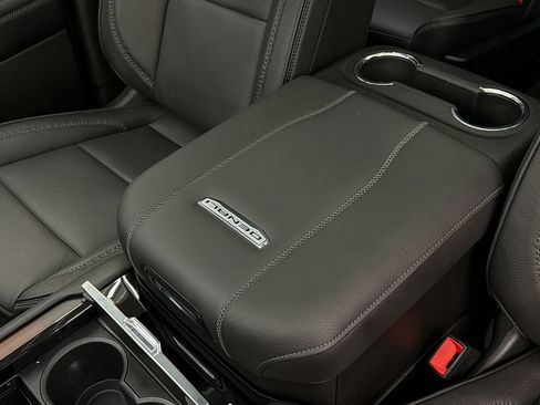 Used 2025 GMC Yukon XL Denali w/ Sun & Power Step Package AWD/4WD image 23