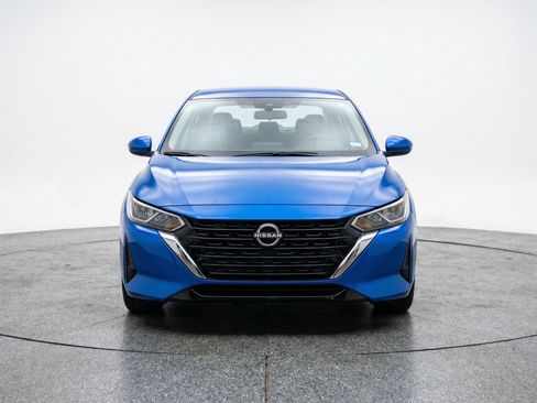 Used 2025 Nissan Sentra SV FWD image 2