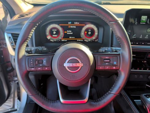 Used 2023 Nissan Rogue Platinum w/ Platinum Premium Package image 18