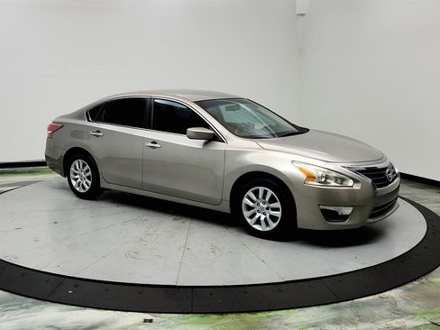 Used 2015 Nissan Altima 2.5 S w/ Power Driver Seat Package image 3