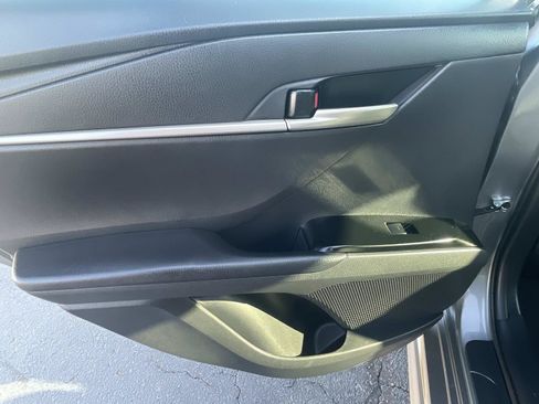 Used 2025 Toyota Camry SE FWD image 10
