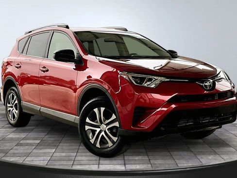 Used 2017 Toyota RAV4 LE image 3