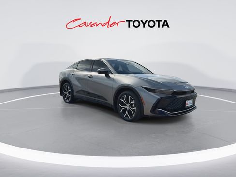 Certified 2023 Toyota Crown AWD/4WD image 2