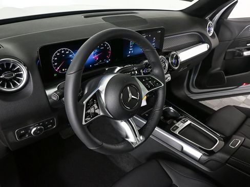 New 2026 Mercedes-Benz GLB 250 image 6