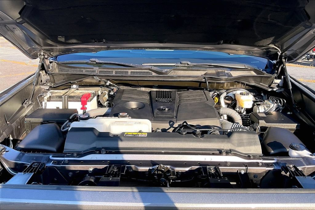 Used 2025 Toyota Tundra SR5 w/ SR5 Convenience Package AWD/4WD image 31