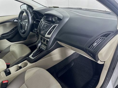 Used 2014 Ford Focus SE image 30