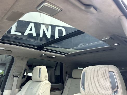 Used 2021 Cadillac Escalade Premium Luxury Platinum image 24