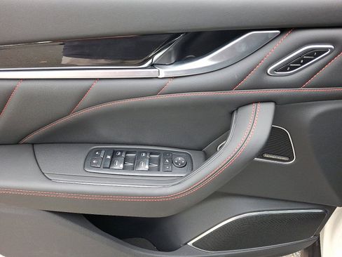 New 2024 Maserati Levante GT Ultima image 8