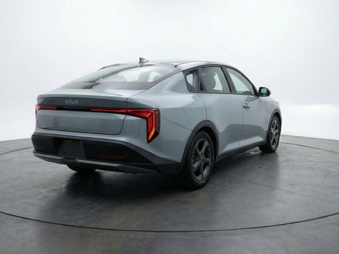 Used 2025 Kia K4 LXS image 9