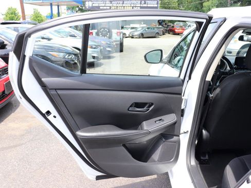 Used 2024 Nissan Sentra SV FWD image 23