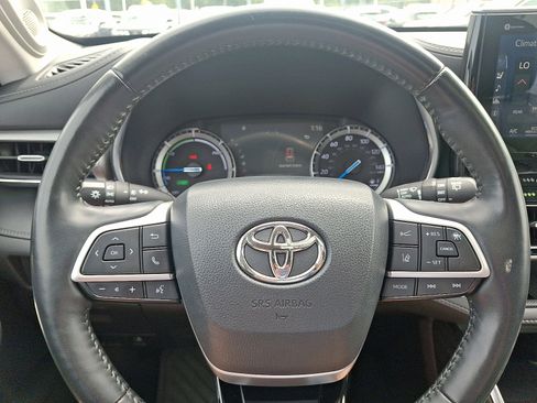 Used 2022 Toyota Highlander Platinum image 21
