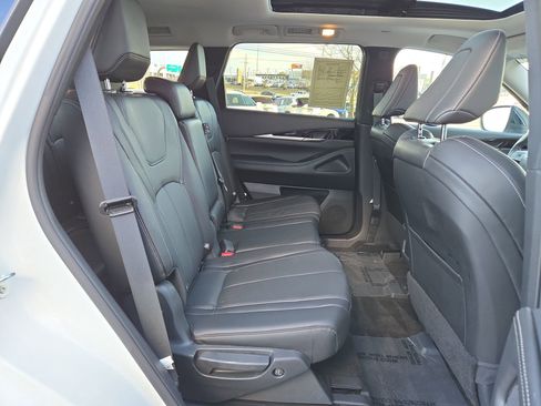 Used 2025 INFINITI QX60 Pure image 14