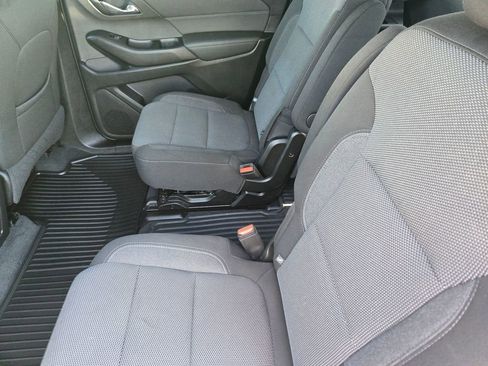 Used 2023 Chevrolet Traverse LT w/ Midnight/Sport Edition image 9