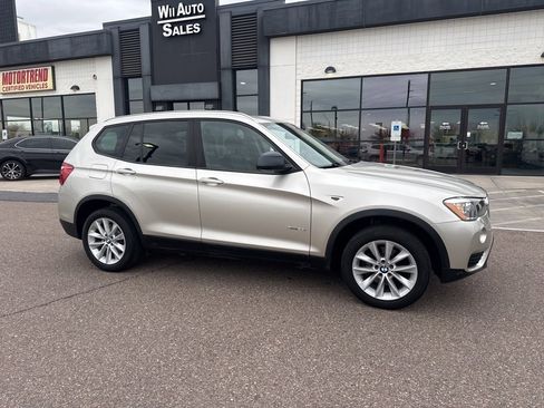 Used 2017 BMW X3 sDrive28i image 2