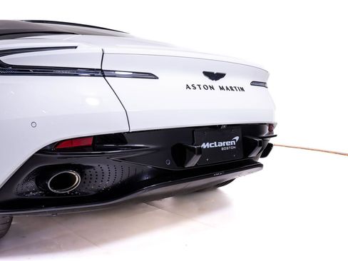 Used 2025 Aston Martin DB12 Coupe RWD image 11