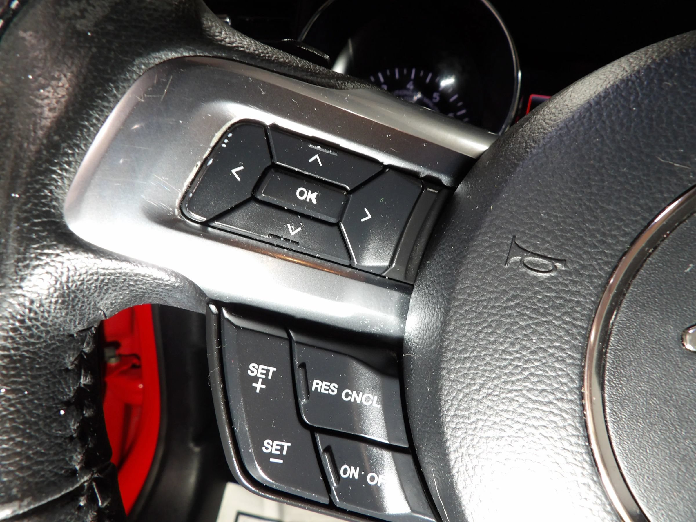 Used 2015 Ford Mustang Coupe RWD image 18
