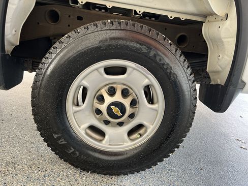 Used 2024 Chevrolet Silverado 2500 W/T AWD/4WD image 30