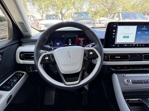 New 2026 Lincoln Aviator 2WD image 17