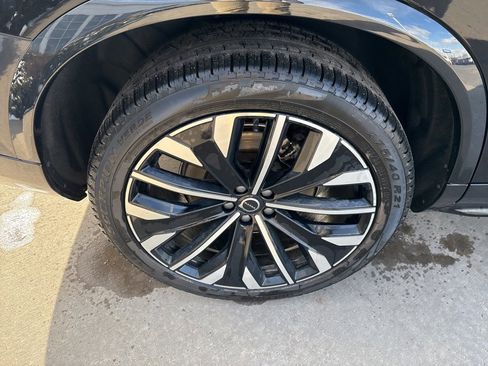 Certified 2025 Volvo XC90 B6 Plus image 13