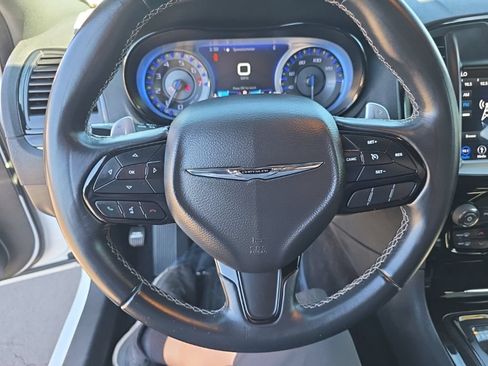 Used 2018 Chrysler 300 S RWD image 16