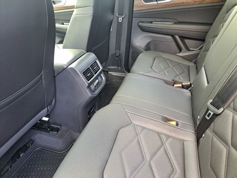 New 2026 Volkswagen Atlas SE image 25