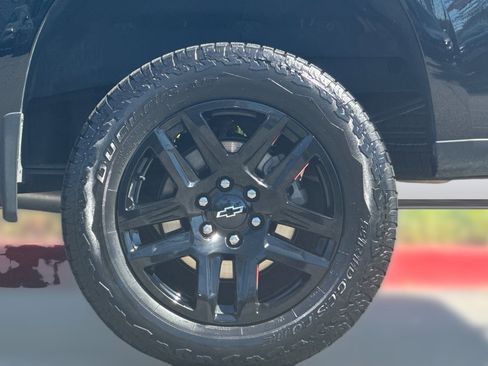 Used 2024 Chevrolet Silverado 1500 Custom Trail Boss w/ Turbomax Blackout Package image 11