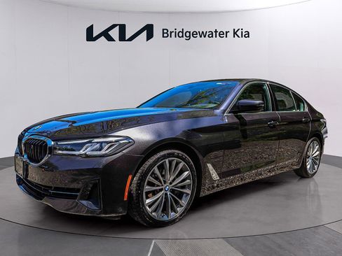 Used 2023 BMW 540i xDrive w/ Premium Package AWD/4WD image 3