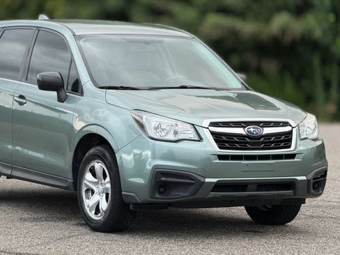 Used 2017 Subaru Forester 2.5i AWD/4WD image 15