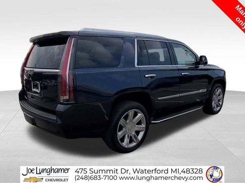 Used 2020 Cadillac Escalade Luxury AWD/4WD image 8