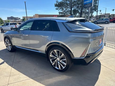 Used 2024 Cadillac Lyriq Luxury w/ LPO, Floor Liner Package AWD/4WD image 3