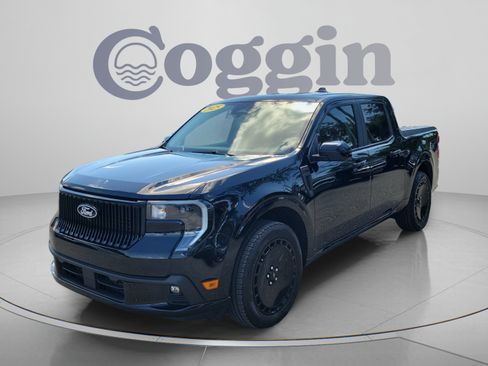 Used 2025 Ford Maverick Lobo AWD/4WD image 1