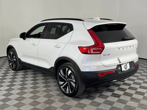 New 2025 Volvo XC40 B5 Plus w/ Climate Package image 10