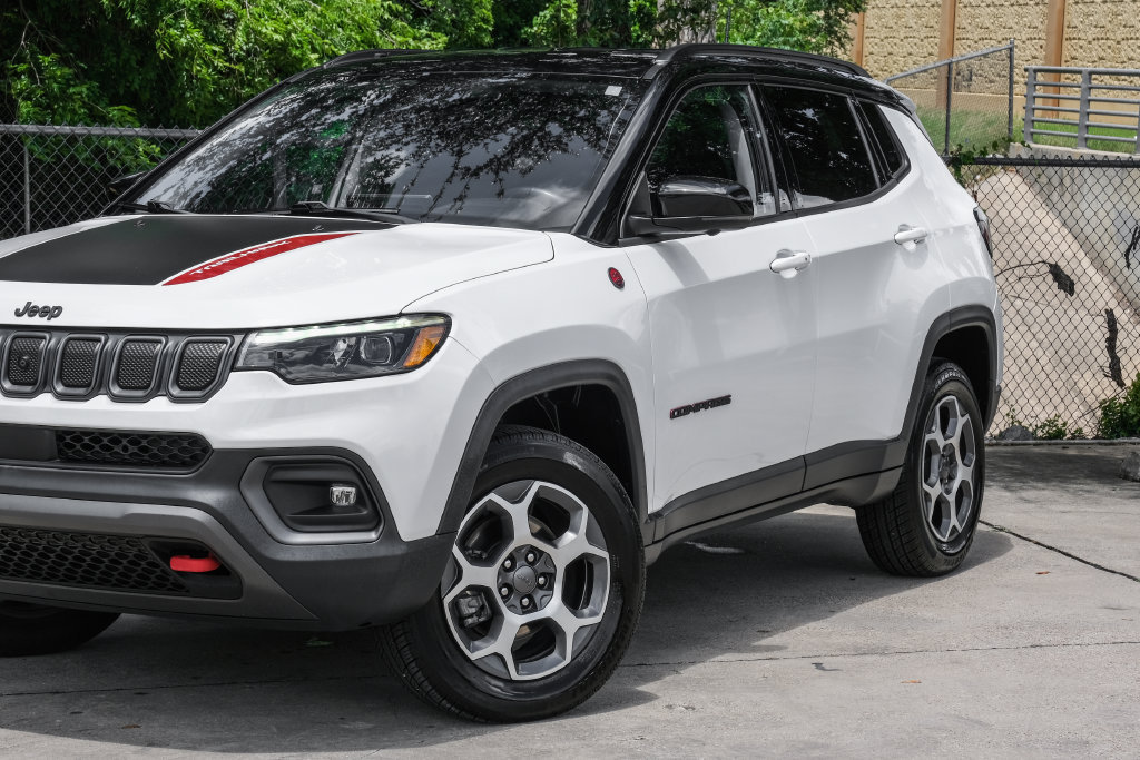 Used 2022 Jeep Compass Trailhawk w/ Trailhawk Elite Group AWD/4WD image 13