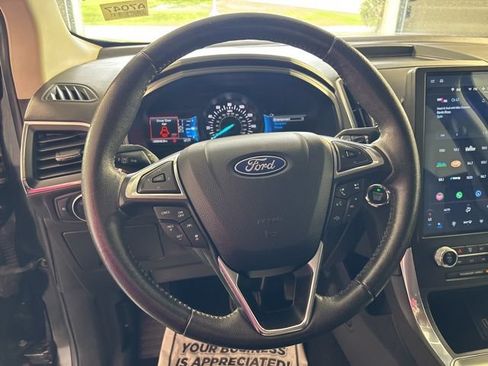 Used 2022 Ford Edge Titanium w/ Equipment Group 301A AWD/4WD image 3