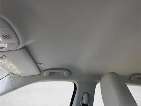 Used 2019 Jeep Compass Latitude w/ Popular Equipment Group FWD image 14
