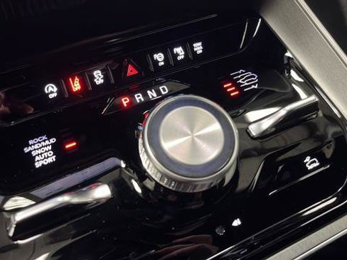 New 2026 Jeep Grand Wagoneer 4WD image 19