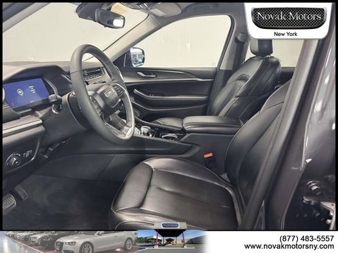 Used 2023 Jeep Grand Cherokee Limited AWD/4WD image 13