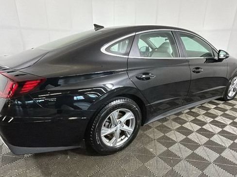 Used 2023 Hyundai Sonata SE FWD image 2