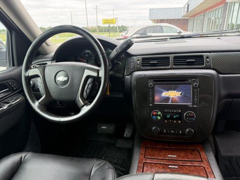 Used 2012 Chevrolet Suburban LTZ AWD/4WD image 5
