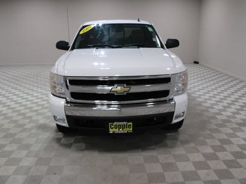Used 2007 Chevrolet Silverado 1500 LT w/ 2LT Audio Package AWD/4WD image 3