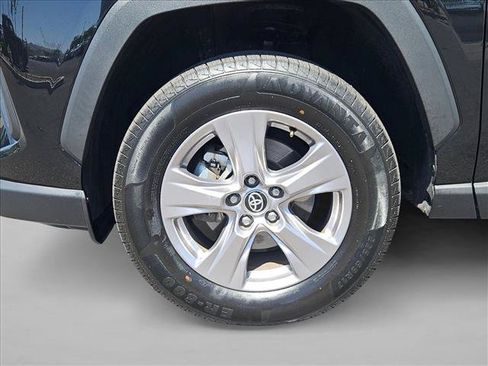 Used 2024 Toyota RAV4 XLE FWD image 27