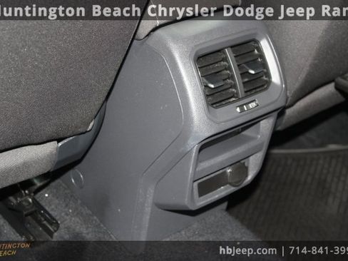 Used 2021 Volkswagen Tiguan S image 32