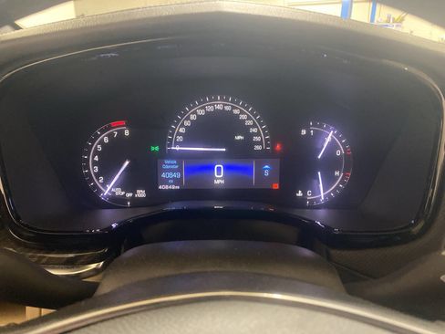 Used 2017 Cadillac XT5 FWD image 12