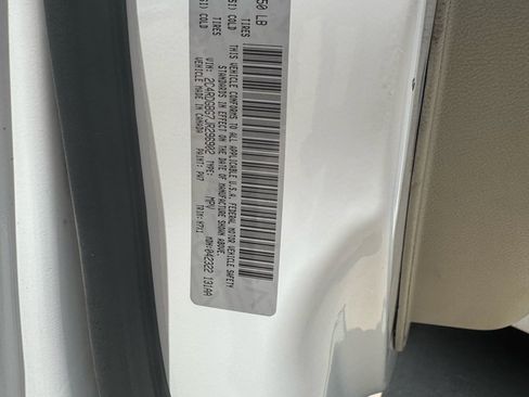 Used 2018 Dodge Grand Caravan SE w/ UConnect Hands-Free Group FWD image 12