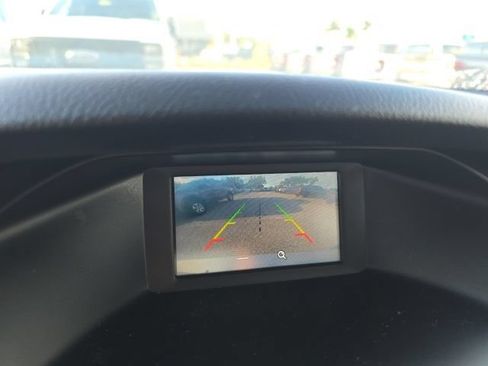 Used 2018 Ford Focus SE FWD image 16