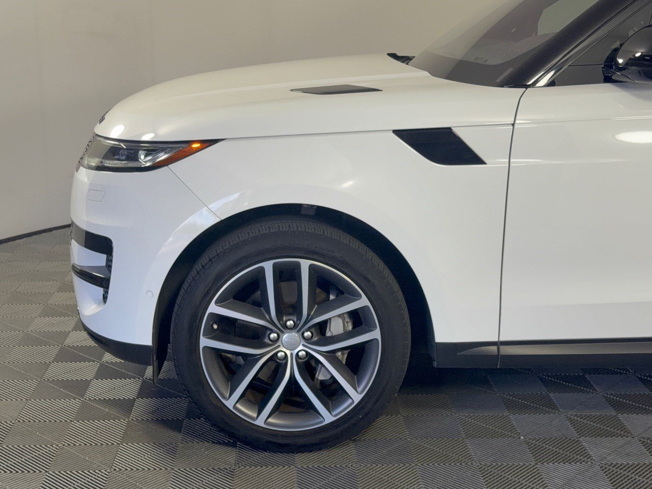 Used 2023 Land Rover Range Rover Sport SE AWD/4WD image 13