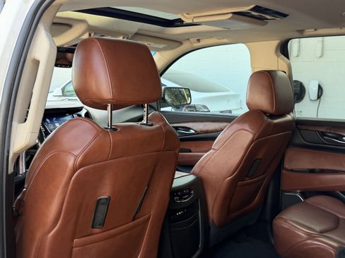 Used 2015 Cadillac Escalade ESV Premium AWD/4WD image 21