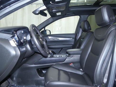 Used 2024 Cadillac XT6 Luxury w/ LPO, Floor Liner Package AWD/4WD image 22