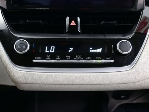 Used 2024 Toyota Corolla LE FWD image 19
