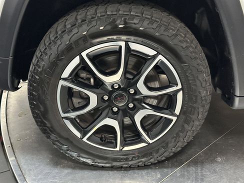 Used 2025 Jeep Compass Trailhawk AWD/4WD image 18